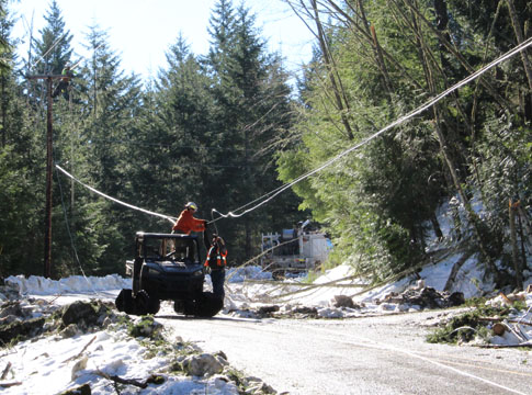 Crews prepapring to raise new power line